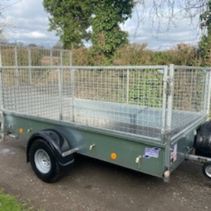 Ifor Williams P8E 8×5 with mesh sides and prop stands