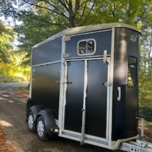 New Ifor Williams HB506 Deluxe Horsebox